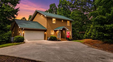Photo of 335 Underburg Ln, Franklin, NC 28734 (MLS # 26047245)