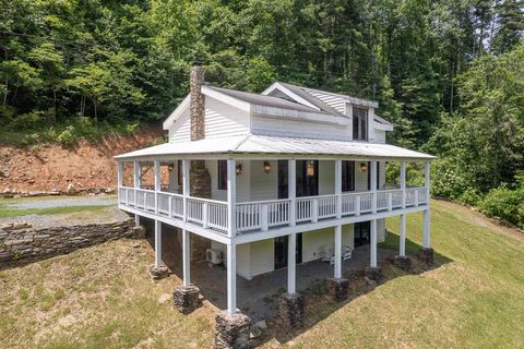 Photo of 44 Moonlight Trl, Bryson City, NC 28713 (MLS # 26041315)