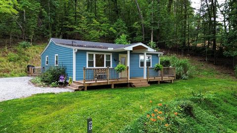 Photo of 97 Silver Spruce Ln, Franklin, NC 28734 (MLS # 26047930)