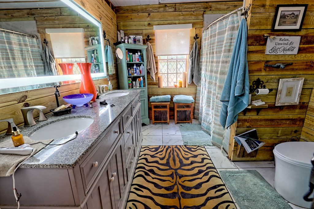 Murphy, South Carolina 29806, United States, 3 Bedrooms Bedrooms, ,2 BathroomsBathrooms,Residential,Active,210777