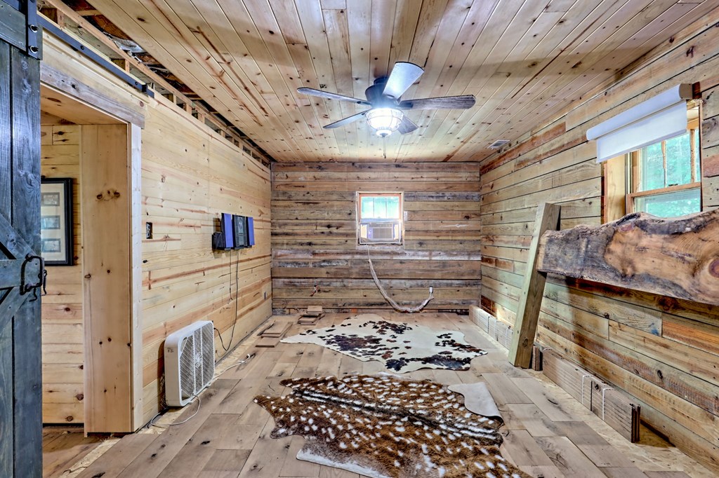 Murphy, South Carolina 29806, United States, 3 Bedrooms Bedrooms, ,2 BathroomsBathrooms,Residential,Active,210777