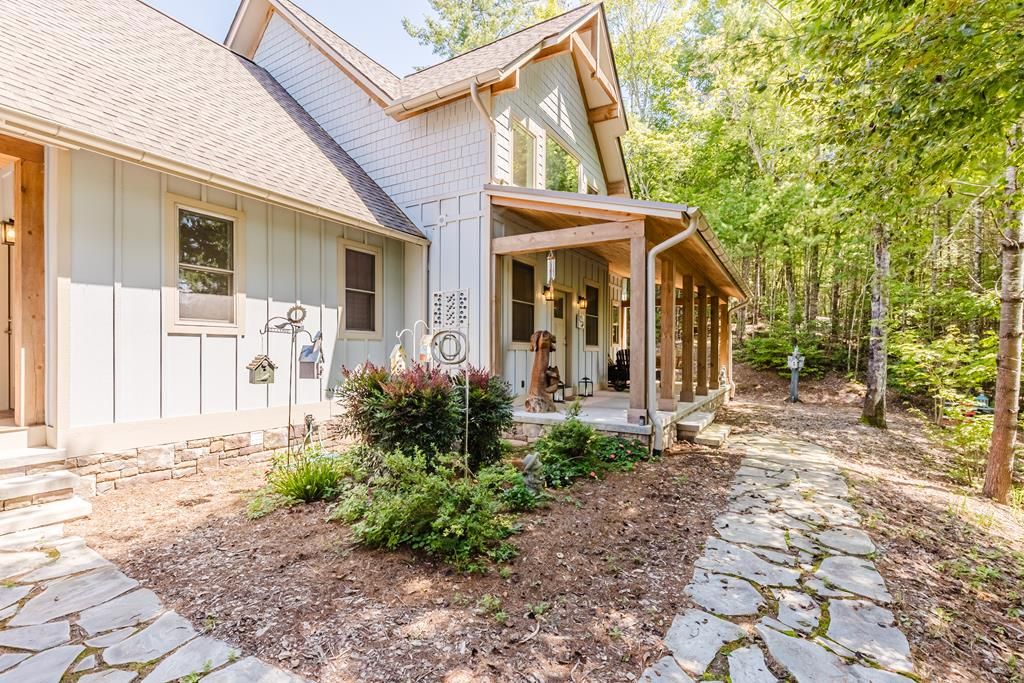 Photo of 216 Alarka Point, Bryson City, NC 28713 (MLS # 26041892)