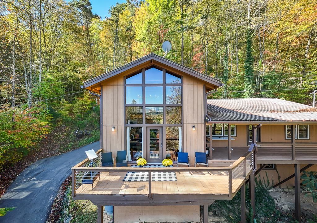 Photo of 393 Everet Jenkins Road, Robbinsville (Graham), NC 28771 (MLS # 26042444)