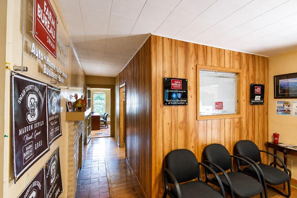 Photo of 270 Veterans Blvd, Bryson City, NC 28713 (MLS # 26048140)