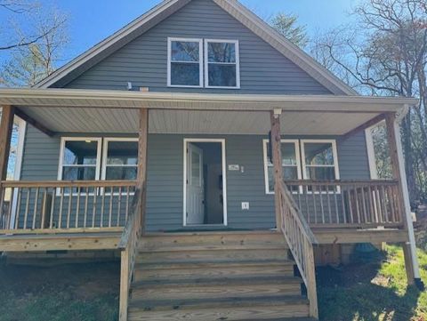 Photo of 48 Rose Creek Cove Rd, Franklin, NC 28734 (MLS # 26046566)