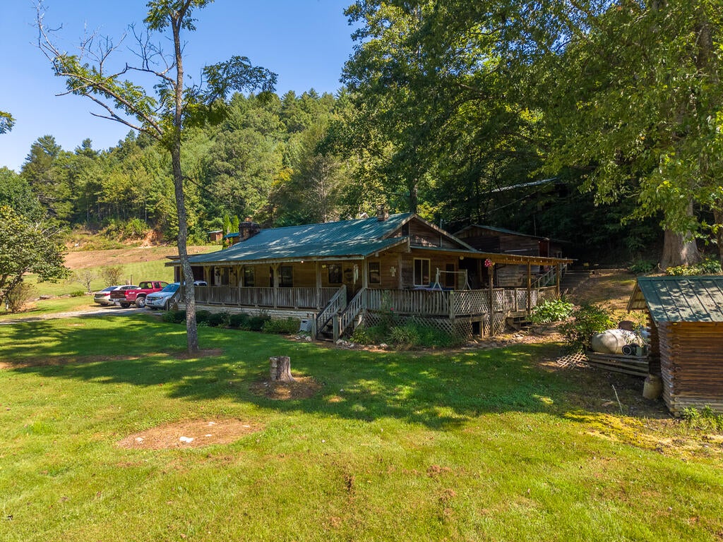 979 I U Gap Road