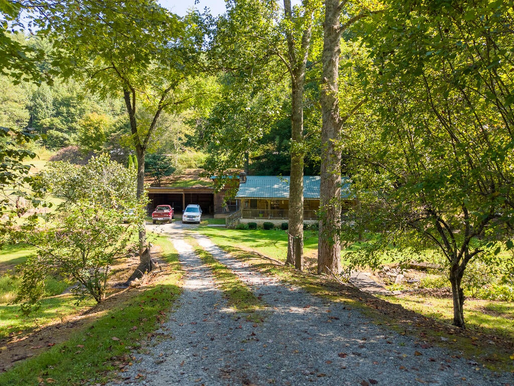 Photo of 979 I U Gap Road, Robbinsville, NC 28771 (MLS # 26048665)