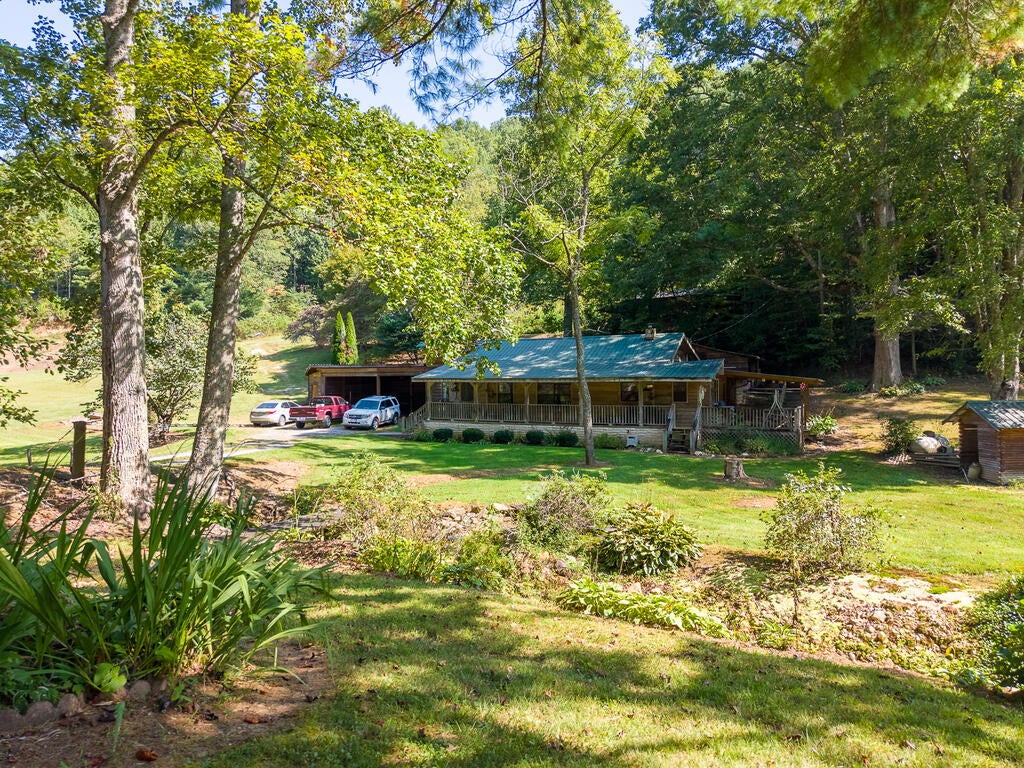 979 I U Gap Road