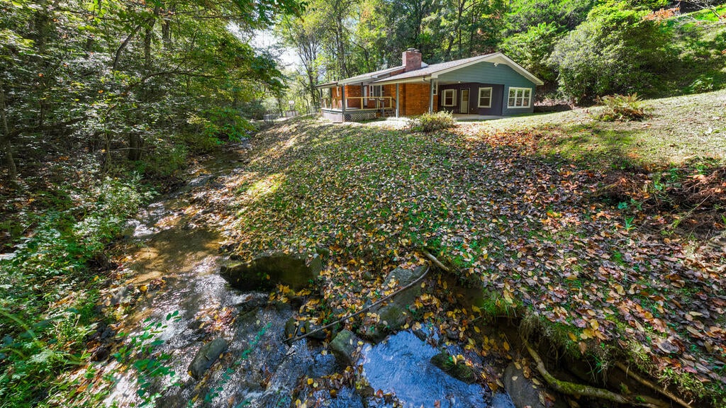 126 Locust Creek Rd