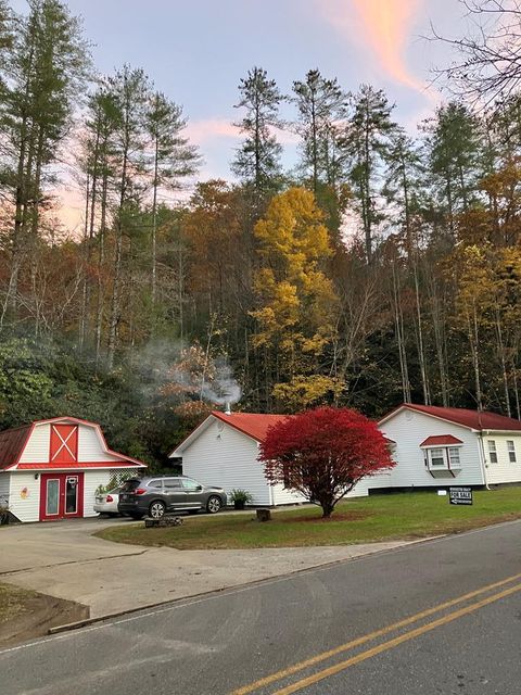 Photo of 1395 Panther Creek, Almond, NC 28702 (MLS # 26042190)