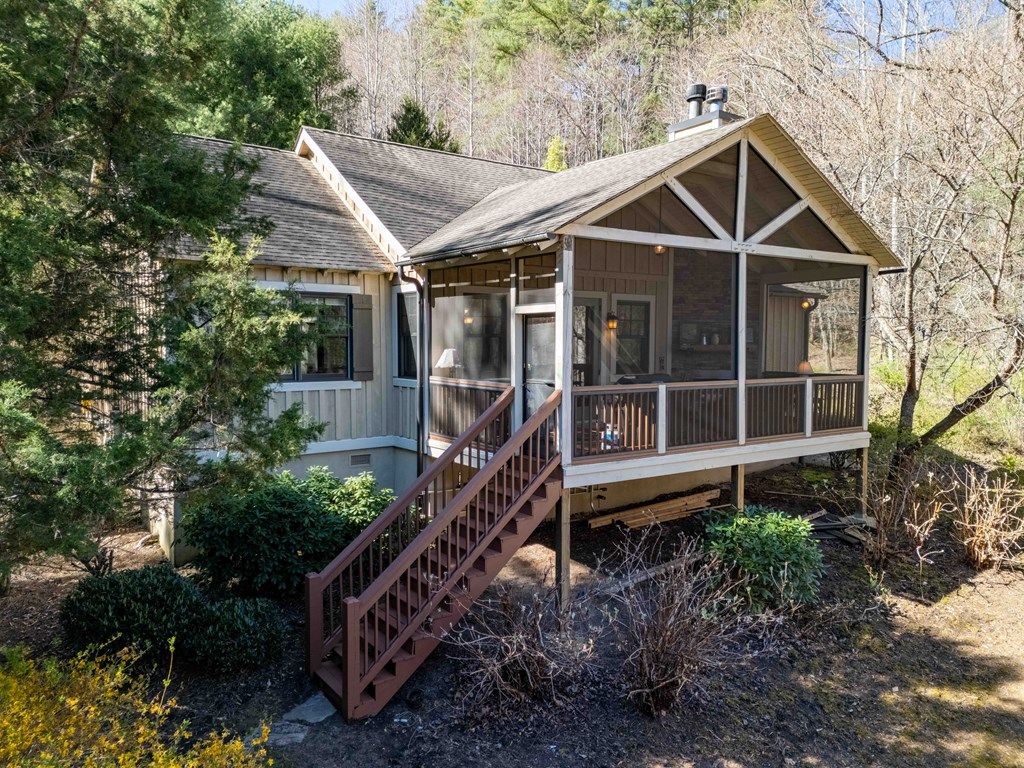 Photo of 98 Mill Pond Dr, Tuckasegee, NC 28783 (MLS # 26046845)