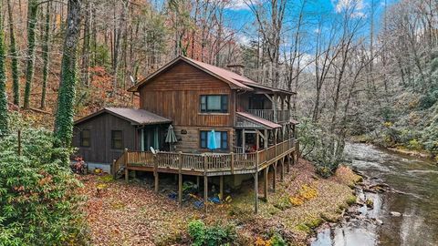 Photo of 4662 Rainbow Springs Rd, Franklin, NC 28734 (MLS # 26042705)