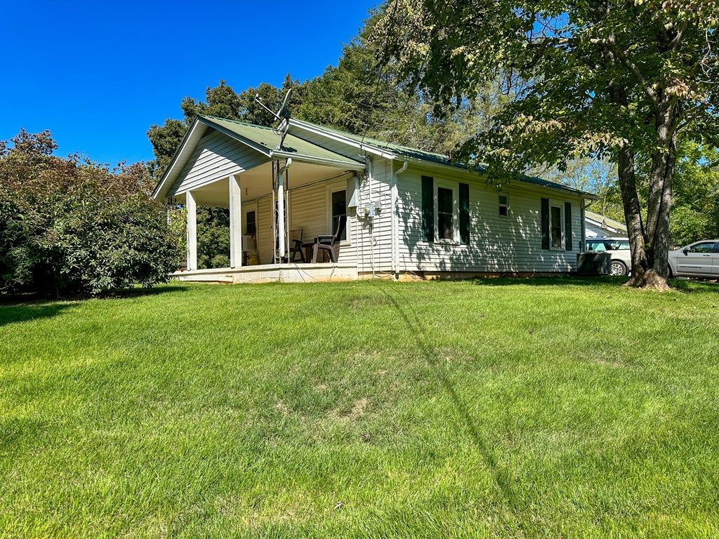 Photo of 241 Canada Rd, Tuckasegee, NC 28783 (MLS # 26042124)