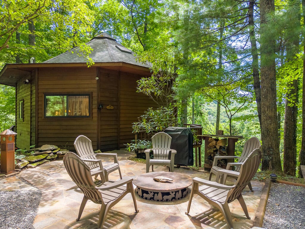 Photo of 204 Mountain Laurel Drive, Bryson City, NC 28713 (MLS # 26048313)