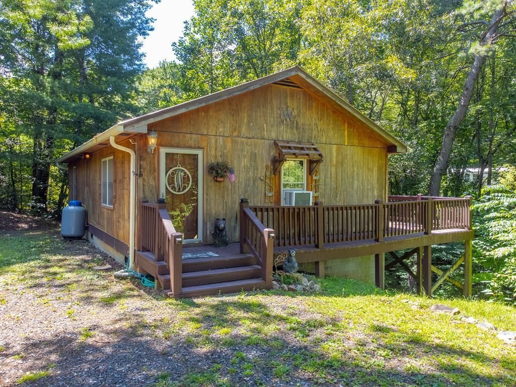 Photo of 116 Keepsake Lane, Whittier, NC 28789 (MLS # 26041625)