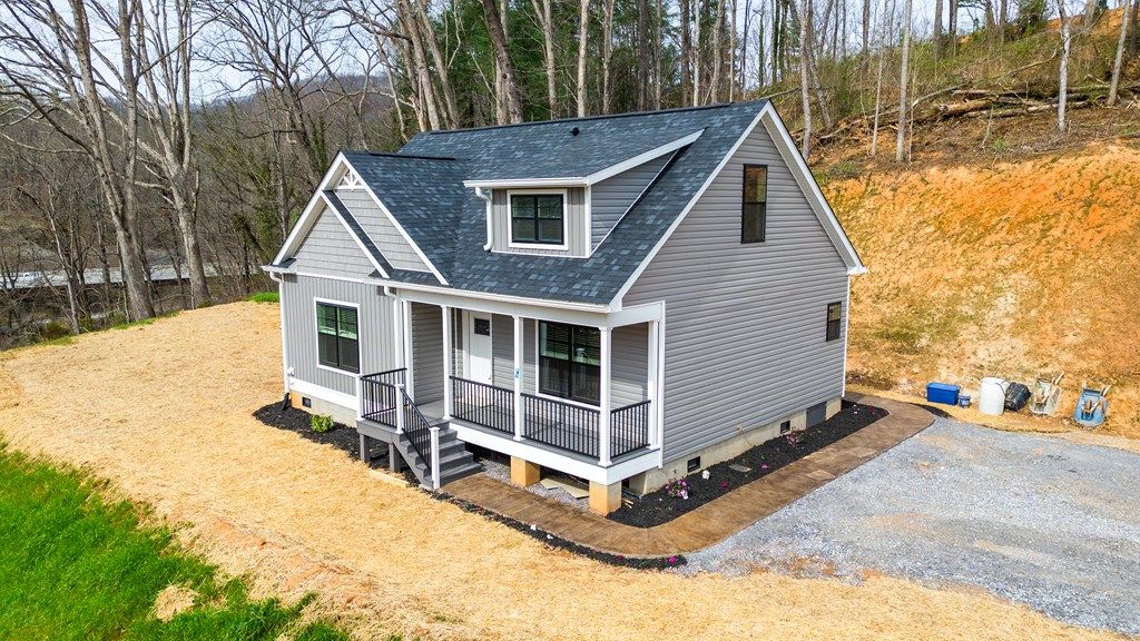 Photo of 67 Patterson Drive, Dillsboro, NC 28725 (MLS # 26046633)