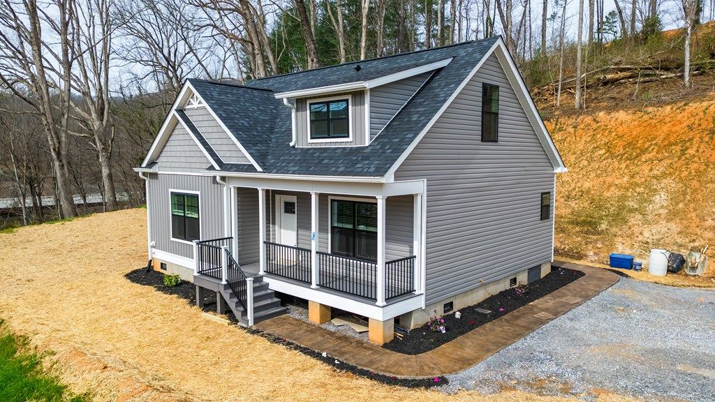 Photo of 67 Patterson Drive, Dillsboro, NC 28725 (MLS # 26046633)
