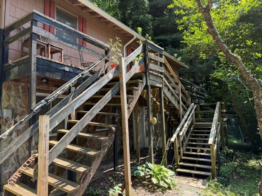Photo of 138 Heavenly View Dr, Sylva, NC 28779 (MLS # 26047692)