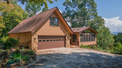 Photo of 111 Brooklynn Trl, Franklin, NC 28734 (MLS # 26048431)