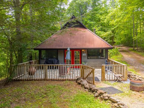 Photo of 339 Beasley Mine Circle, Franklin, NC 28734 (MLS # 26041428)