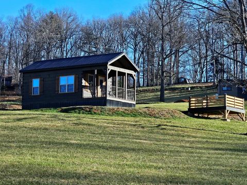 Photo of 216 Meadow Circle, Franklin, NC 28734 (MLS # 26042954)