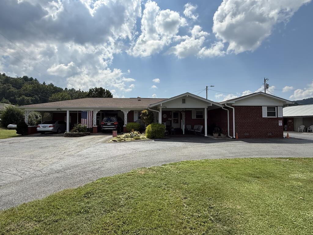 Photo of 251 Rodney Orr Bypass, Robbinsville, NC 28771 (MLS # 26048456)