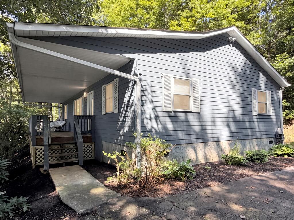 Photo of 115 Knoll Ridge, Waynesville, NC 28785 (MLS # 26048601)