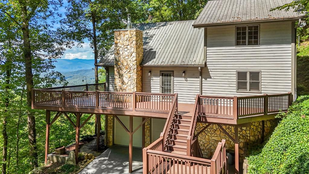 Photo of 639 Deer Ridge Rd, Bryson City, NC 28713 (MLS # 26042150)