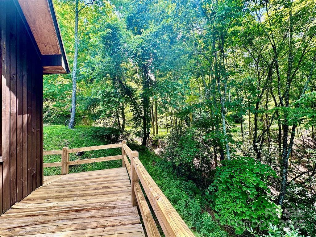 Topton, North Carolina 28781, United States, 2 Bedrooms Bedrooms, ,2 BathroomsBathrooms,Residential,Active,172635