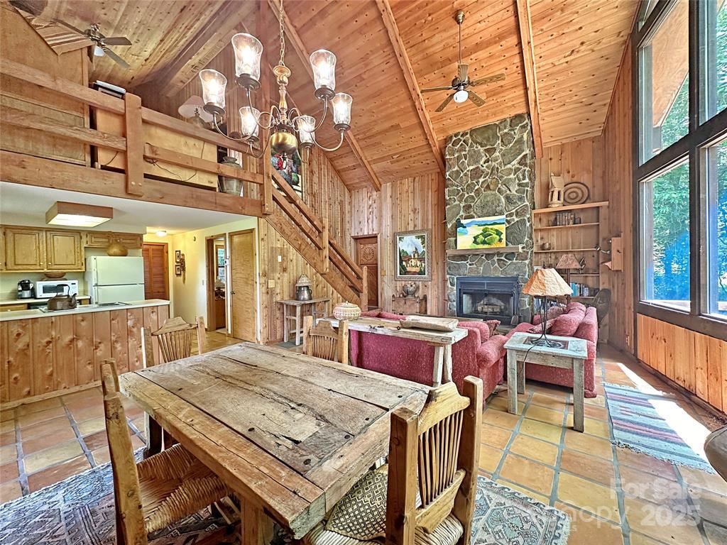 Topton, North Carolina 28781, United States, 2 Bedrooms Bedrooms, ,2 BathroomsBathrooms,Residential,Active,172635