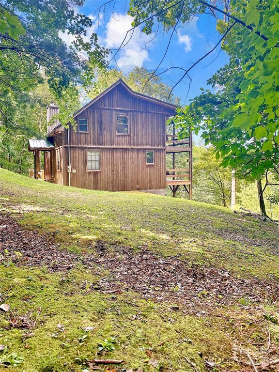 Topton, North Carolina 28781, United States, 2 Bedrooms Bedrooms, ,2 BathroomsBathrooms,Residential,Active,172635