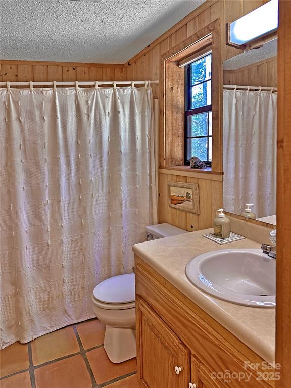 Topton, North Carolina 28781, United States, 2 Bedrooms Bedrooms, ,2 BathroomsBathrooms,Residential,Active,172635