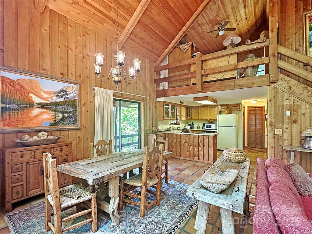 Topton, North Carolina 28781, United States, 2 Bedrooms Bedrooms, ,2 BathroomsBathrooms,Residential,Active,172635