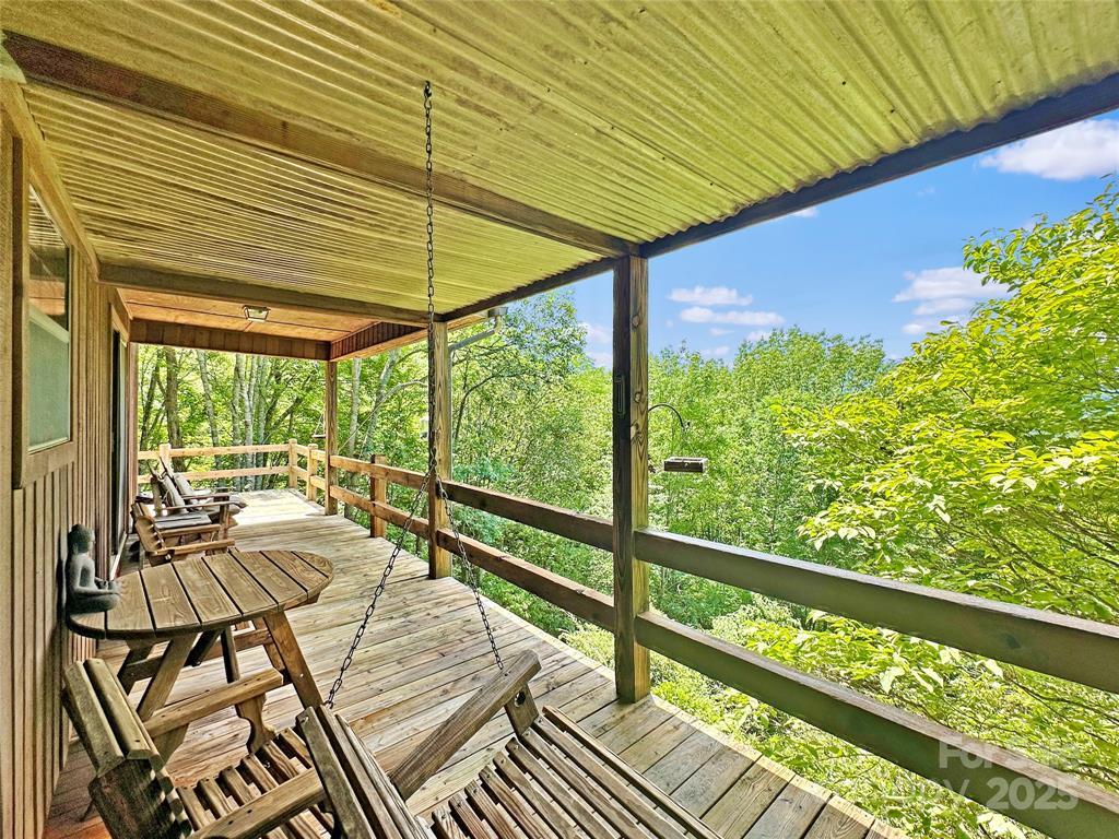 Topton, North Carolina 28781, United States, 2 Bedrooms Bedrooms, ,2 BathroomsBathrooms,Residential,Active,172635