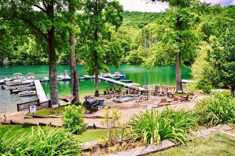 Topton, North Carolina 28781, United States, 2 Bedrooms Bedrooms, ,2 BathroomsBathrooms,Residential,Active,172635