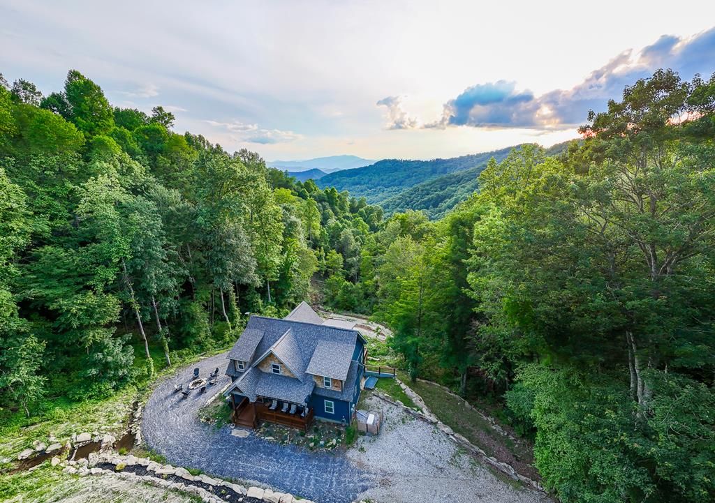 Photo of 1105 Falls View Drive, Bryson City, NC 28713 (MLS # 26047402)