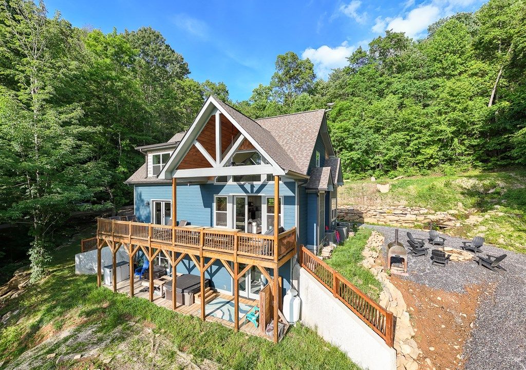 Photo of 1105 Falls View Drive, Bryson City, NC 28713 (MLS # 26047402)