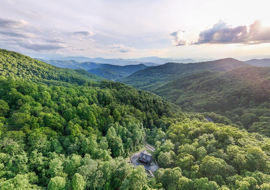 Photo of 1105 Falls View Drive, Bryson City, NC 28713 (MLS # 26047402)