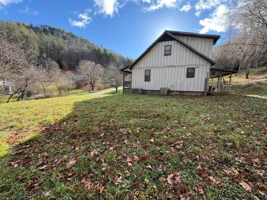 Photo of 2251 Snowbird Rd, Robbinsville (Graham), NC 28771 (MLS # 26044230)