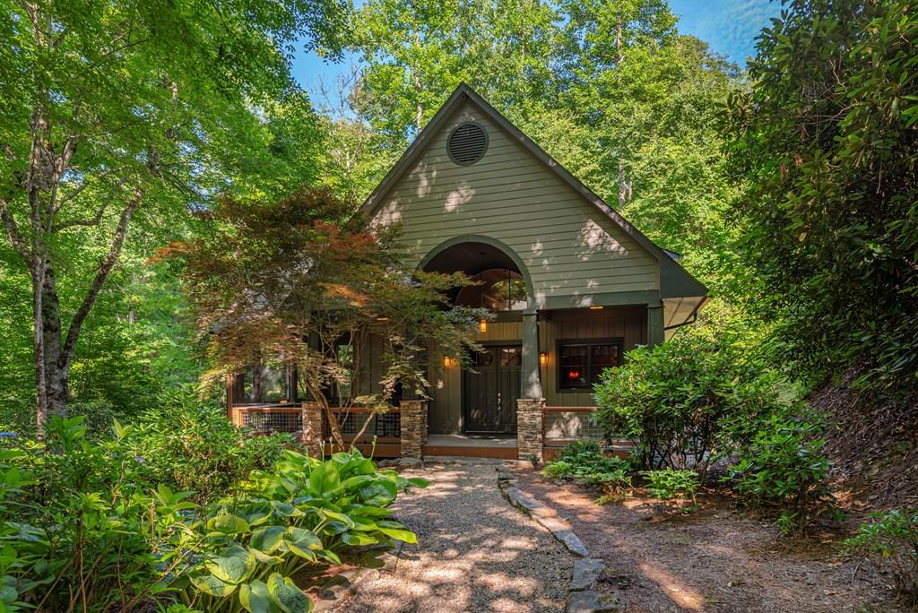 Photo of 35 Flint Ridge Road, Bryson City, NC 28713 (MLS # 26048173)