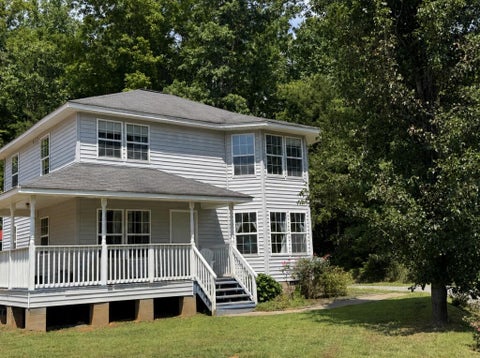 Photo of 95 Oakwood Dr, Bryson City, NC 28713 (MLS # 26048361)