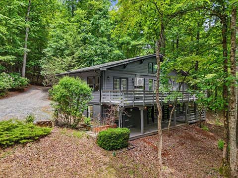 Photo of 996 Crestview Dr, Otto, NC 28763 (MLS # 26047652)