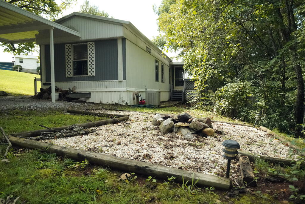 14 Grace Ln