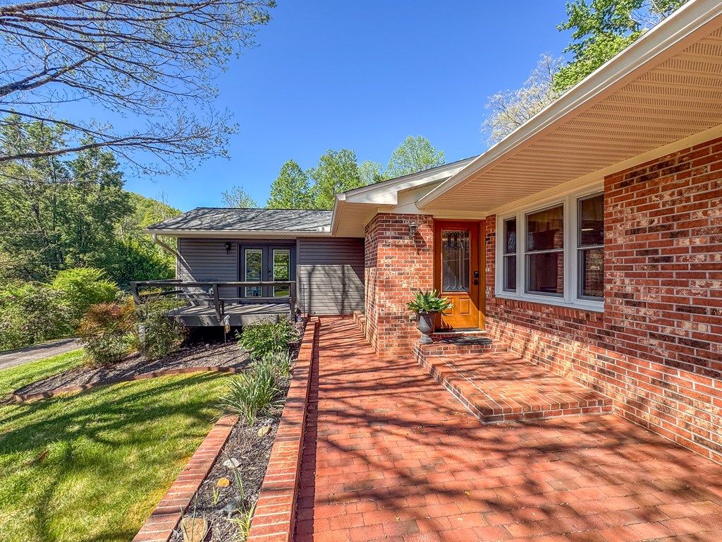 Photo of 52 Briar Patch Rd, Cullowhee, NC 28723 (MLS # 26047019)