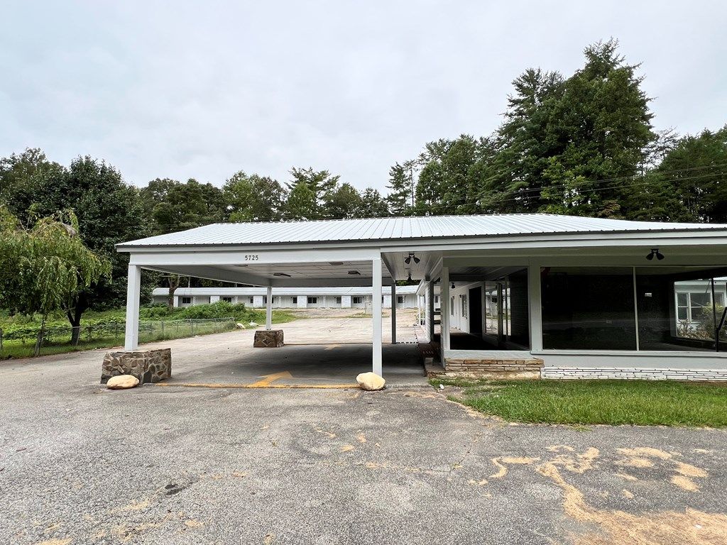 Photo of 5725 Ela Rd, Whittier, NC 28789 (MLS # 26042240)