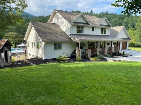 Photo of 5643 Upper Burningtown Rd, Franklin, NC 28734 (MLS # 26043082)
