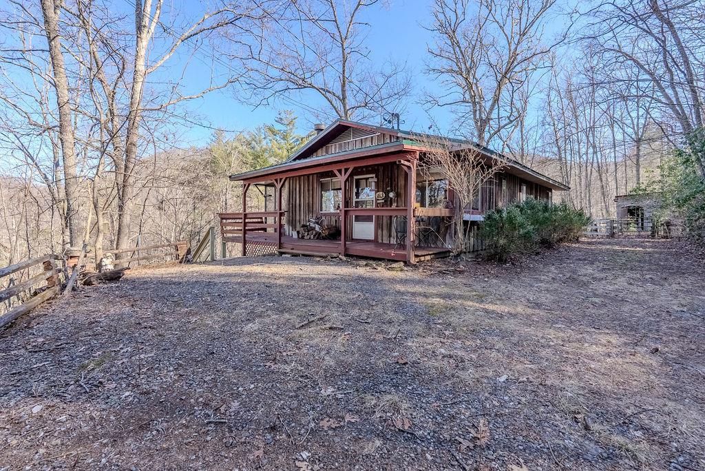 Photo of 465 Enchanted Forest Dr, Sylva, NC 28779 (MLS # 26043180)