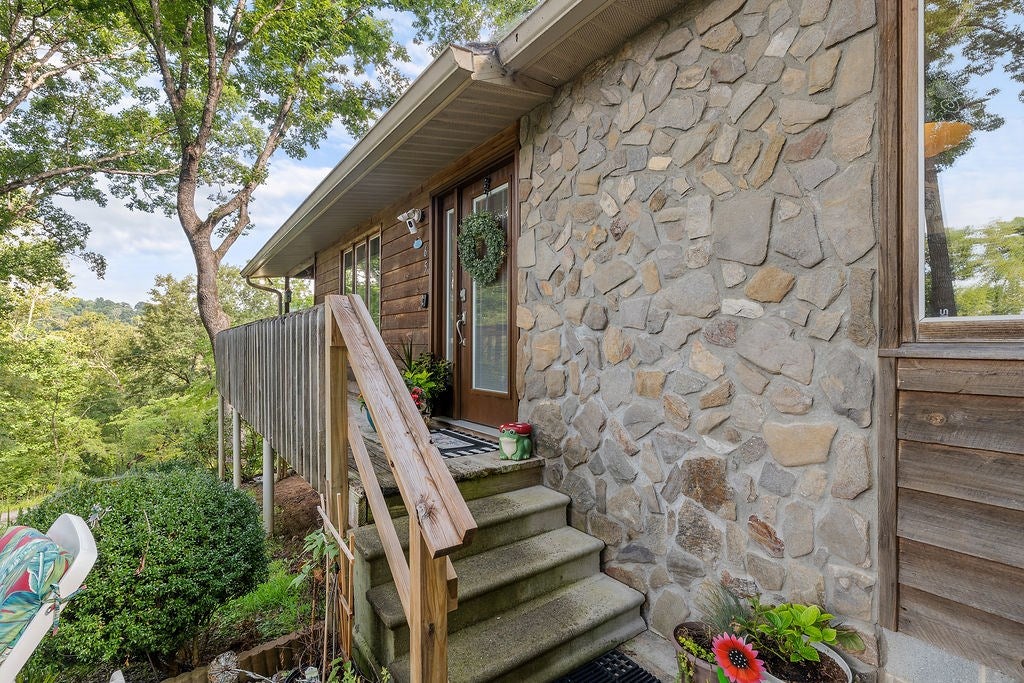 65 Sloan St