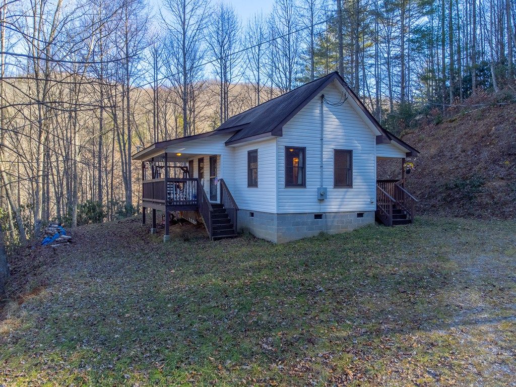 Photo of 109 Hog Cove Rd, Sylva, NC 28779 (MLS # 26042948)