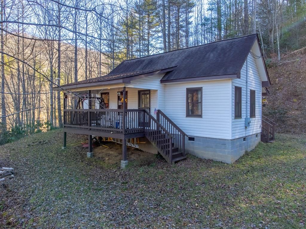 Photo of 109 Hog Cove Rd, Sylva, NC 28779 (MLS # 26042948)
